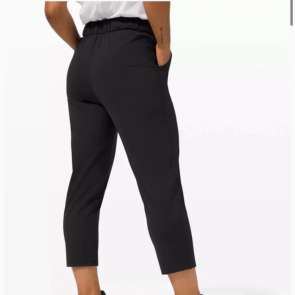 NEW LULULEMON Stretch luxtreme High Rise Crop 23" *NWT